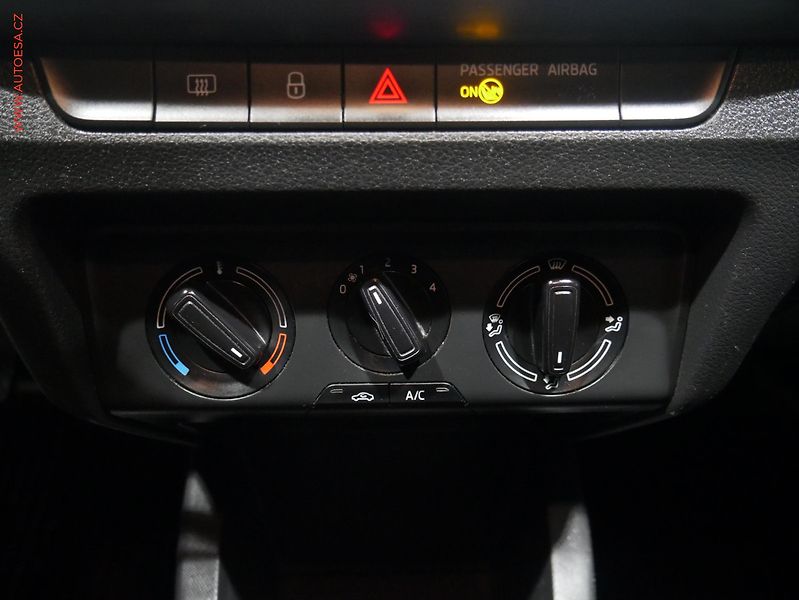 Škoda Fabia (2017) 1.0 TSI, ČR, AC, temp - fotka 14 z 16