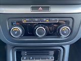 Volkswagen Sharan 2,0 TDI 103kW / DSG / VÝHŘEV - náhled 31