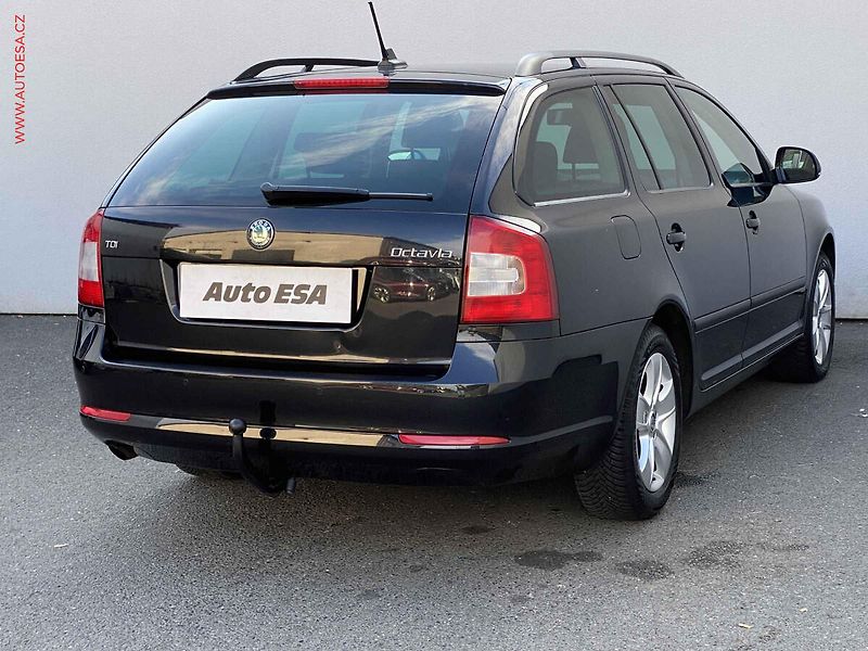 Škoda Octavia (2013) 2.0 TDi, Ambiente, TZ - fotka 4 z 16