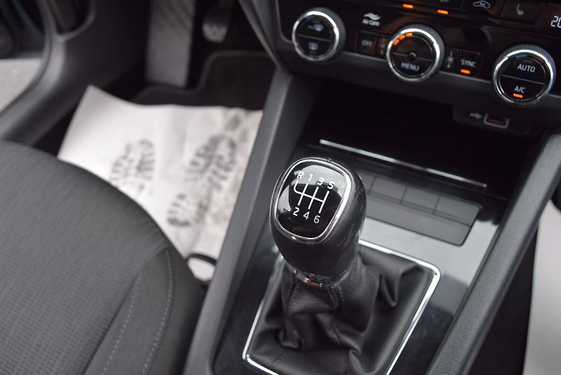 Škoda Octavia (2019) 1.5TSI 110kw STYLE TAŽNÉ SMART - fotka 38 z 45
