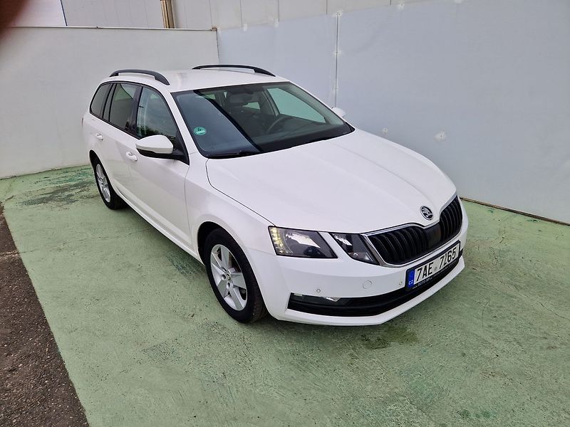 Škoda Octavia 1.6 TDI - fotka 1 z 34
