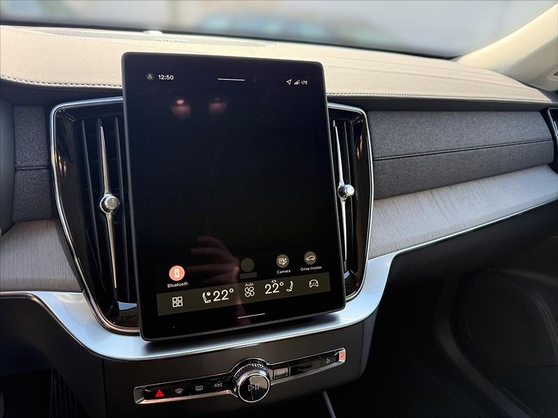 Volvo XC90 (2026) 2,0 T8 Plus Dark   4695 - fotka 9 z 16