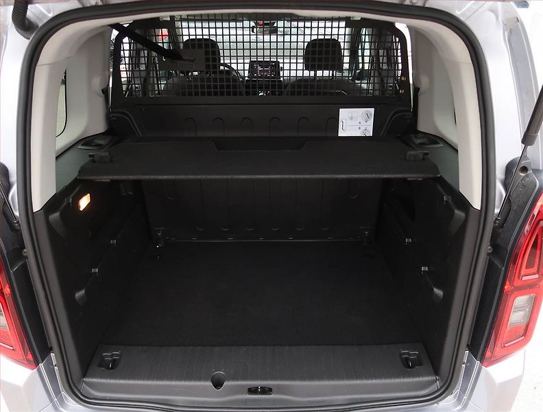 Opel Combo (2023) Elegance 1.5 CDTI, 5Míst, SR - fotka 13 z 18
