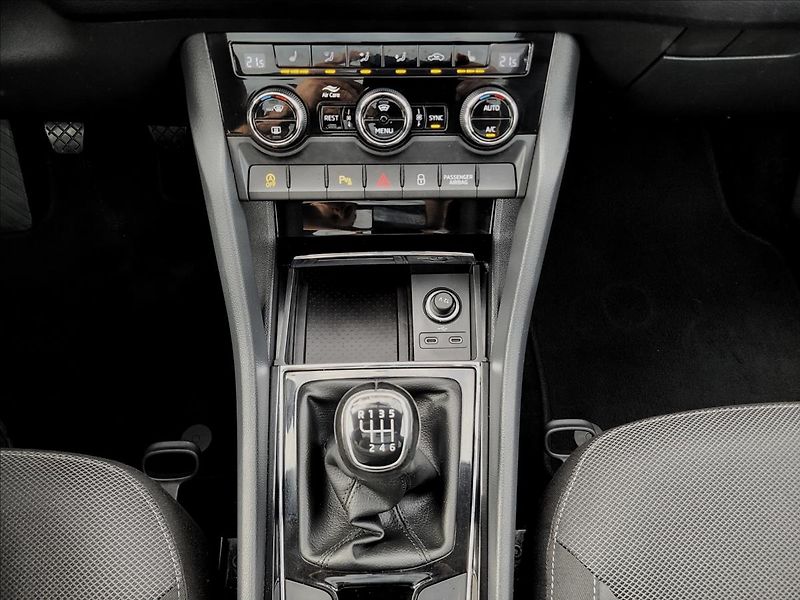 Škoda Kodiaq 1,5 tsi,navi,výhřev,Panorama - fotka 34 z 49