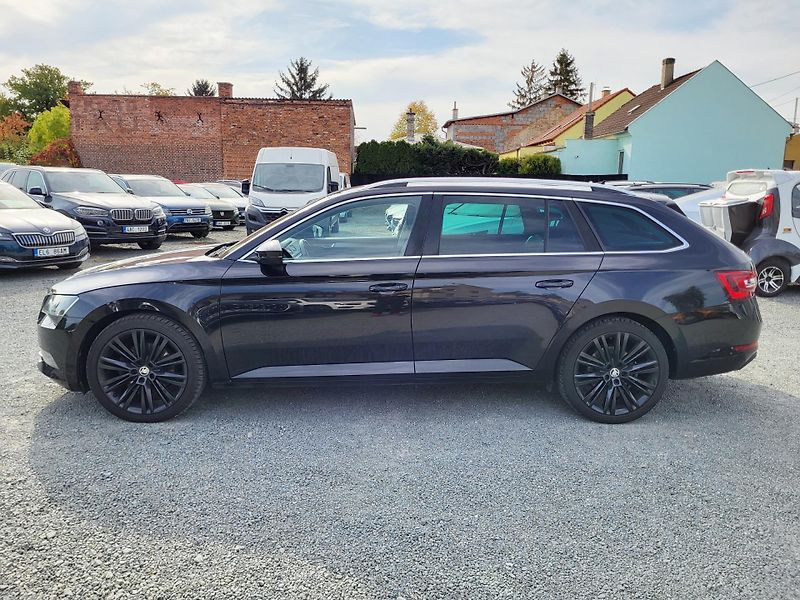 Škoda Superb 2.0 TSI 162kW DSG STYLE+ - fotka 2 z 48