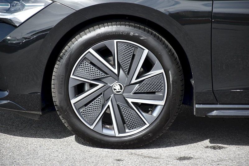 Škoda Superb (2025) Sportline 2.0 TDI 110 kW DSG - fotka 32 z 32