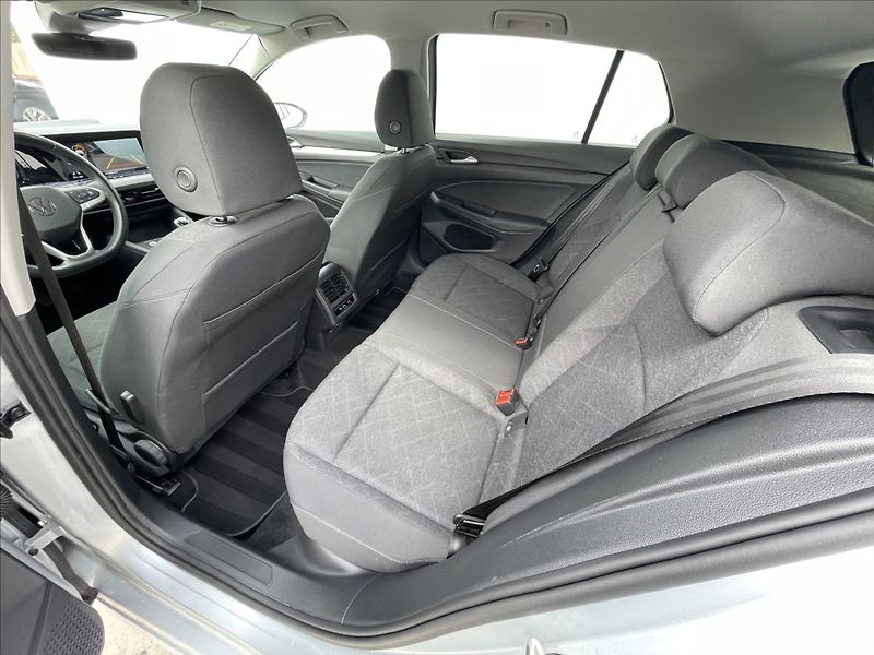 Volkswagen Golf 1,0 TSI Life Kamera KESSY - fotka 16 z 22