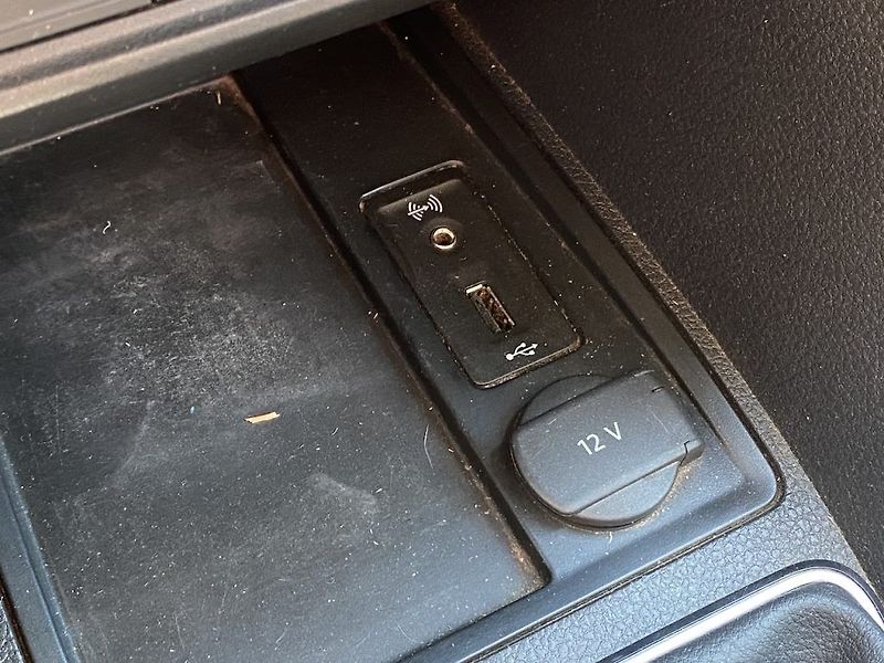 Volkswagen Caddy 2.0TDi, manual, 2x kola, tažné - fotka 12 z 13