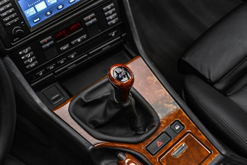 BMW M5 - fotka 17 z 22