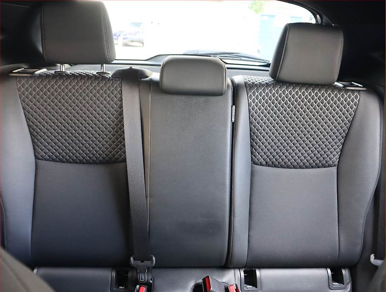 Toyota Yaris (2021) 1.5 VVT-i, Serv.kniha, Kůže - fotka 10 z 17