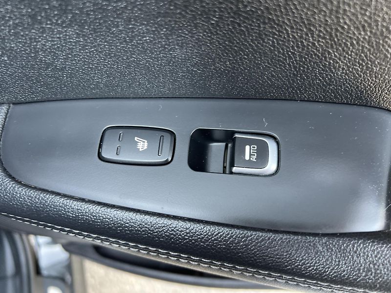 Kia Sorento 2.2CRDi REBEL 4x4 KŮŽE 7MÍST - fotka 39 z 52