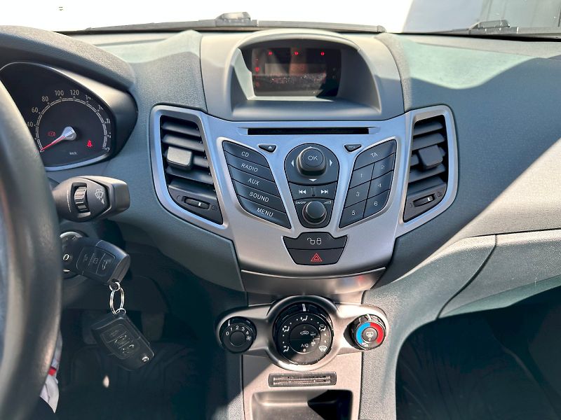 Ford Fiesta (2010) 1,4 TDCi 51 kW - fotka 14 z 23