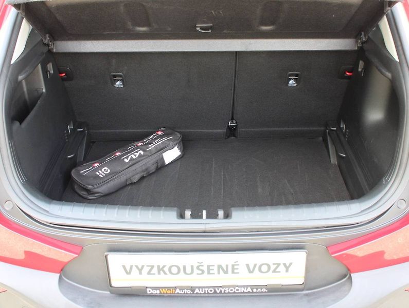Kia Stonic (2022) 1.2 DPI 61 kW manuál - fotka 23 z 27