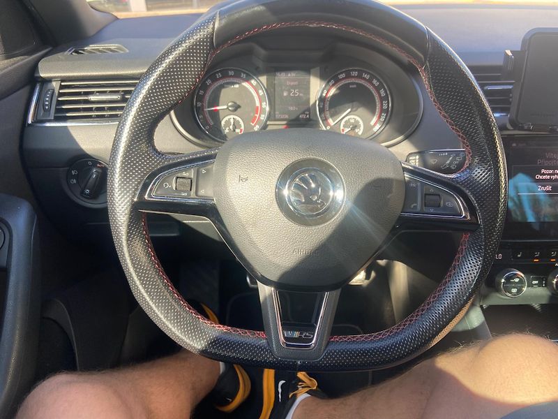 Škoda Octavia (2018) 2.0 TDI 135kW, Euro 6 - fotka 18 z 20