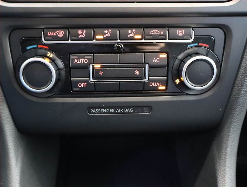 Volkswagen Golf (2009) 1.6 - fotka 13 z 18