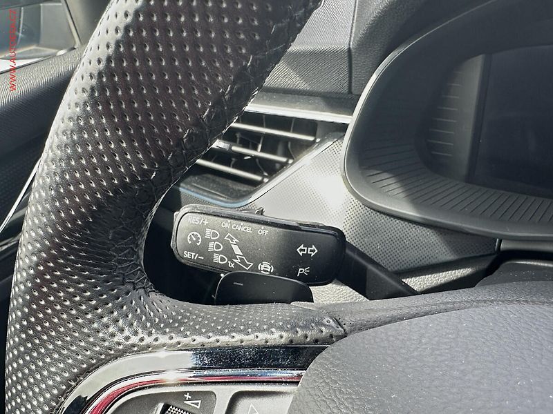 Škoda Scala (2020) 1.5 TSi, 1.maj,ČR, Style - fotka 12 z 22
