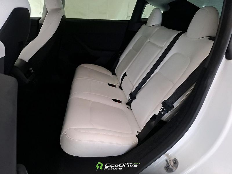 Tesla Model Y (2023) Bílý interiér, AMD, tažné - fotka 10 z 10