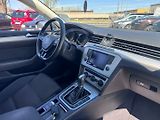 Volkswagen Passat (2015) B8 DSG 2,0 110KW ROZV. BEZ ADB - náhled 39