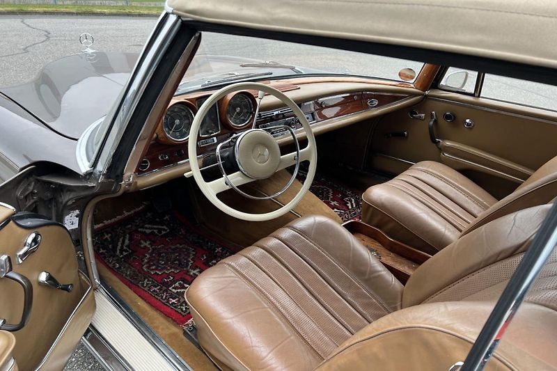 Mercedes-Benz Ostatní 300SE CABRIO - fotka 10 z 17
