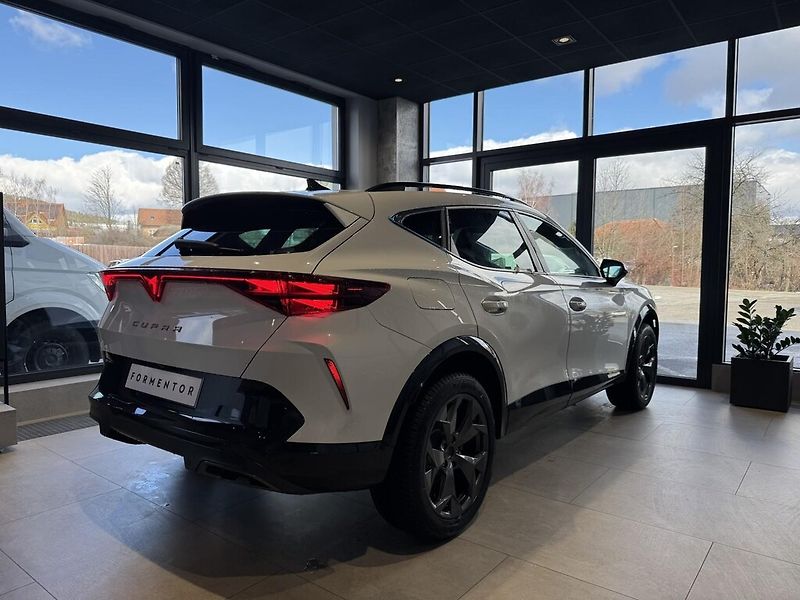 Cupra Formentor 1.5eTSI 110kW DSG - fotka 2 z 10