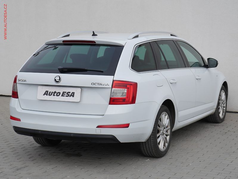 Škoda Octavia (2014) 2.0TDi, DSG, navi, bixen - fotka 4 z 17