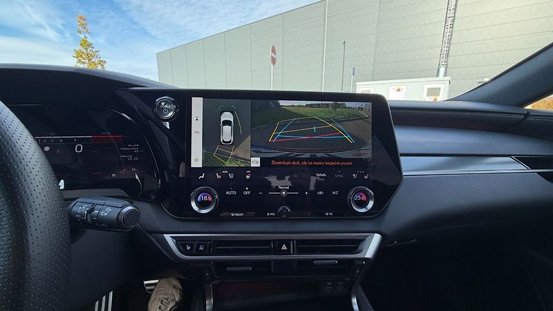Lexus RX 500H 2,4 HEV F SPORT PLUS - fotka 15 z 26