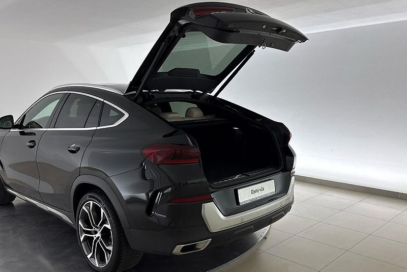 BMW X6 xDrive40d - fotka 10 z 29