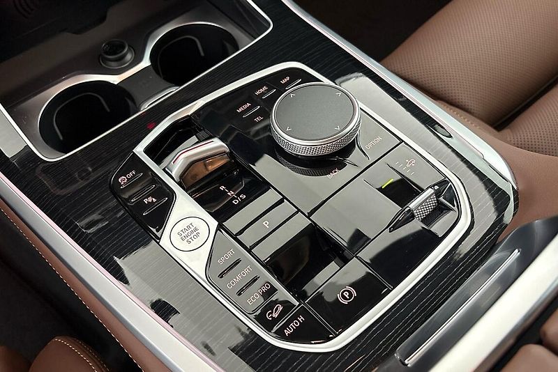 BMW X5 xDrive30d - fotka 25 z 28