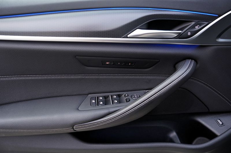 BMW Řada 5 540i xDrive/Lasery,HUD/335PS - fotka 15 z 45