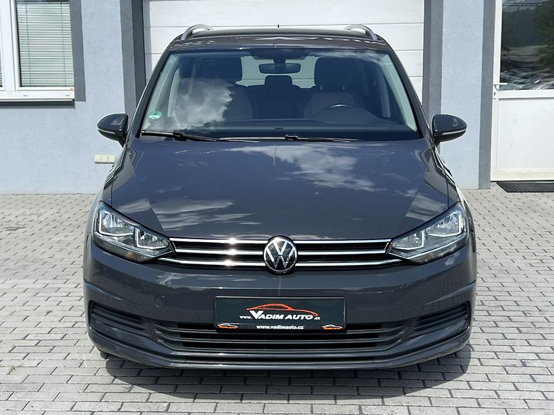 Volkswagen Touran (2021) 1.5TSI 110kW DSG 7.MÍST EVO - fotka 5 z 24