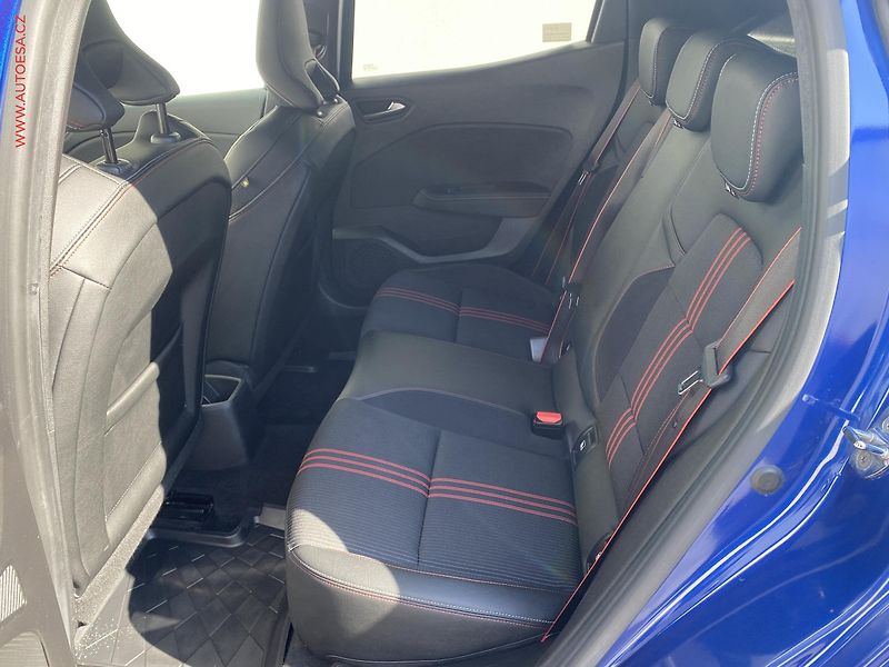 Renault Clio (2020) 1.0 TCe, RS Line, LED, navi - fotka 10 z 18