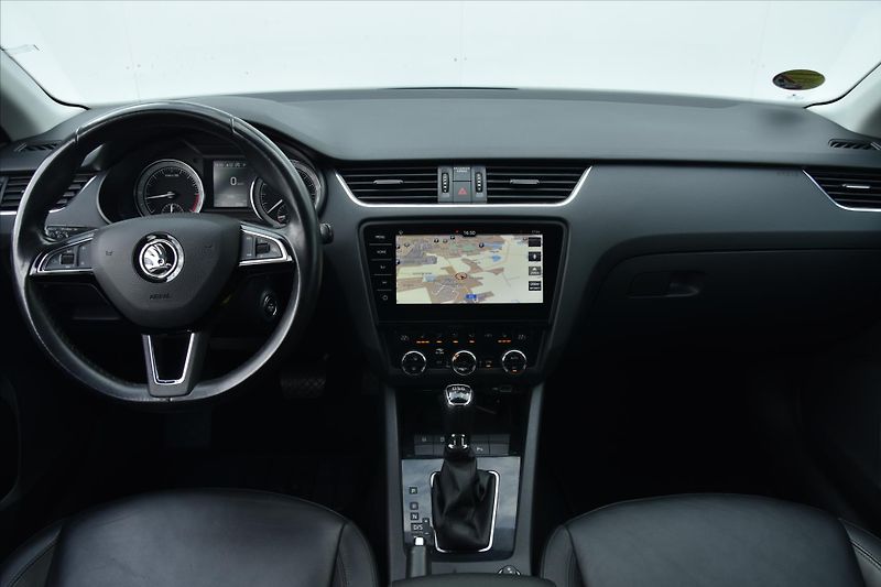 Škoda Octavia 2.0TDI 110kW STYLE+ SERV.KNIHA - fotka 14 z 30