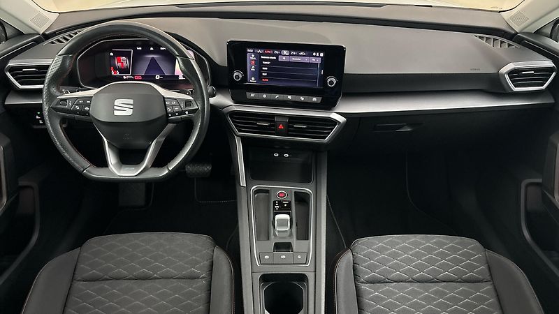 Seat Leon 2.0 TDI DSG FR Sportstourer - fotka 8 z 27
