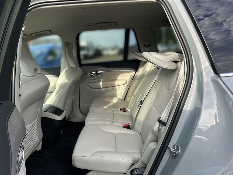 Volvo XC90 2,0 B5 AWD D Plus Bright AT - fotka 8 z 11