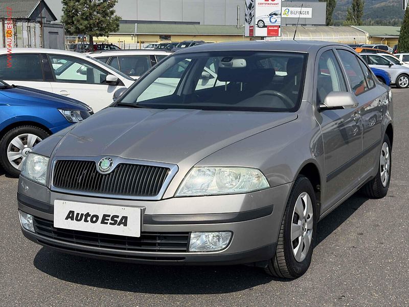 Škoda Octavia (2007) 1.6i, AC, el. výbava - fotka 3 z 16