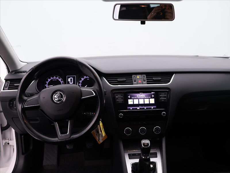 Škoda Octavia 1,6 TDI 85kW Ambition CZ - fotka 22 z 30