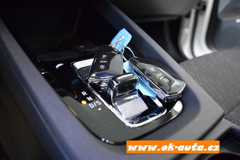 Škoda Octavia 2.0 TDI STYLE PLUS MATRIX DSG  - fotka 53 z 77