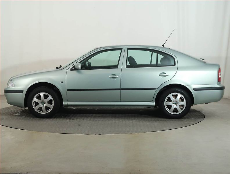 Tesla Model 3 (2019) Long Range 4WD 78kWh, SoH 92% - fotka 3 z 24