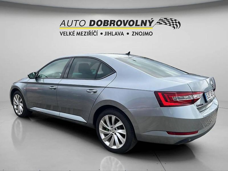 Škoda Superb Liftback 2.0 TDI DSG 140kW 6AT - fotka 5 z 36