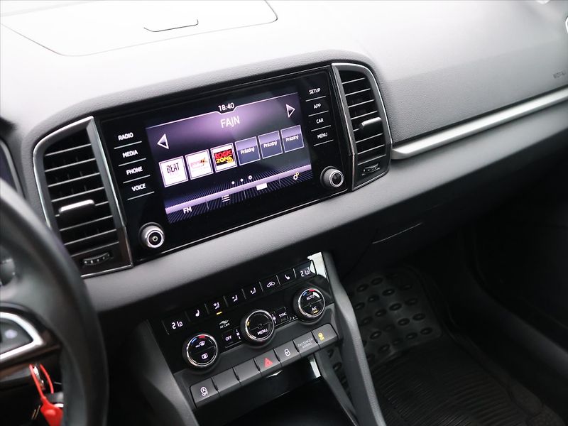 Škoda Karoq 2,0 TDI 110kW 4x4 CZ LED 2.Maj - fotka 20 z 33