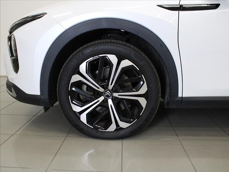 Citroën C5 X 1,6 PHEV 225 Shine PACK 17tkm. - fotka 16 z 17