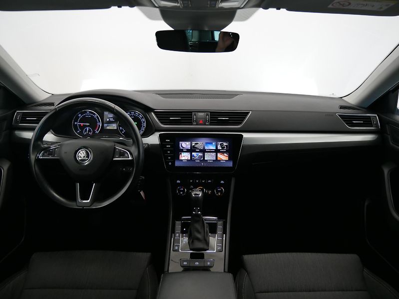 Škoda Superb - fotka 5 z 30