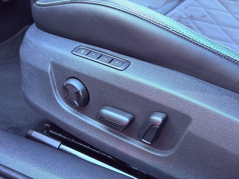 Škoda Superb 2.0 TDi DSG SportLine 4x4, Ser - fotka 19 z 35