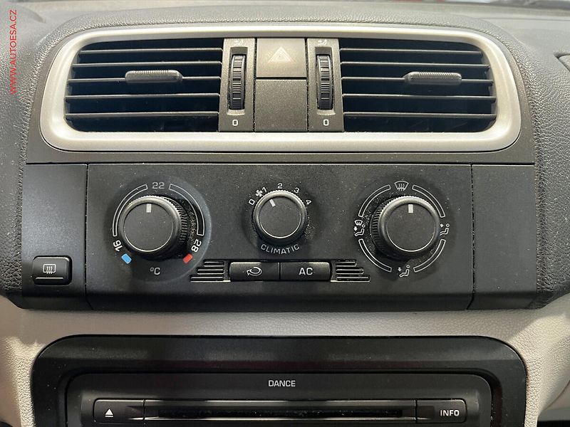 Škoda Roomster (2008) 1.2 12V, ČR, AC - fotka 13 z 13