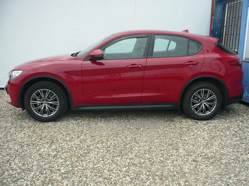 Alfa Romeo Stelvio 2.0T Q4 Kamera Klima - fotka 4 z 33