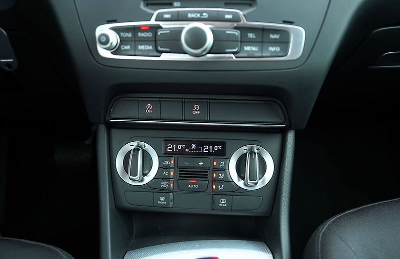 Audi Q3 2.0 TDI Quattro/automat/180 PS - fotka 34 z 38