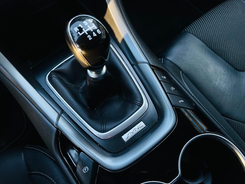 Ford Mondeo 2.0TDCi MAN VÝHŘEV SENZORY LED - fotka 37 z 46