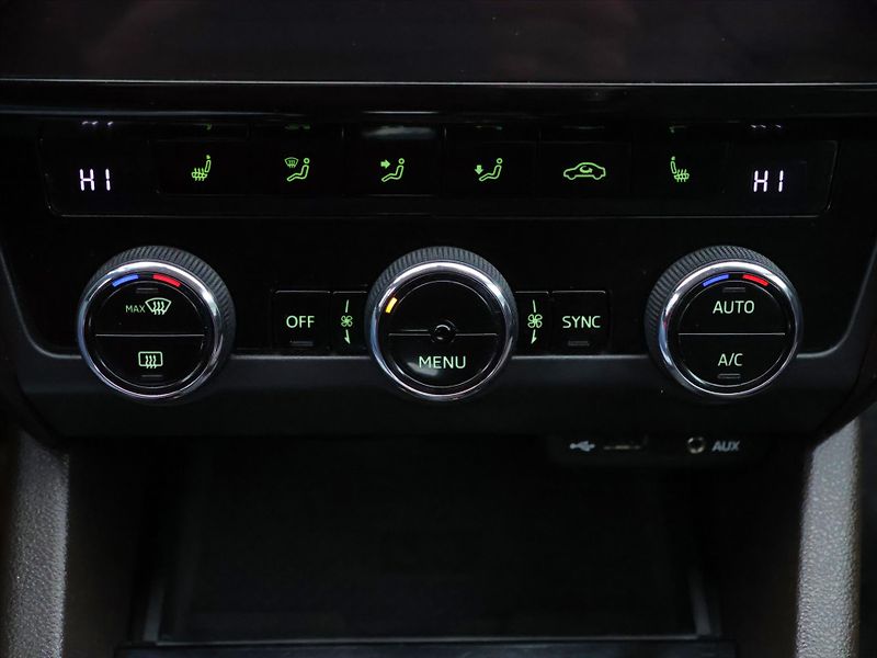 Škoda Octavia 2.0 TDI 110kW DSG L&K LED CZ - fotka 26 z 34