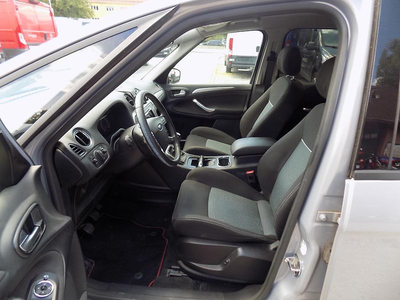 Ford S-MAX 2,0 TDCI 103 KW VÝHŘEV, TAŽNÉ - fotka 19 z 41