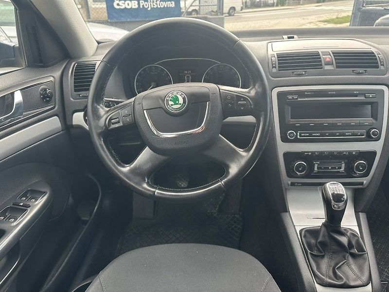Škoda Octavia Style 2.0 TDi 103kW serviska - fotka 10 z 22